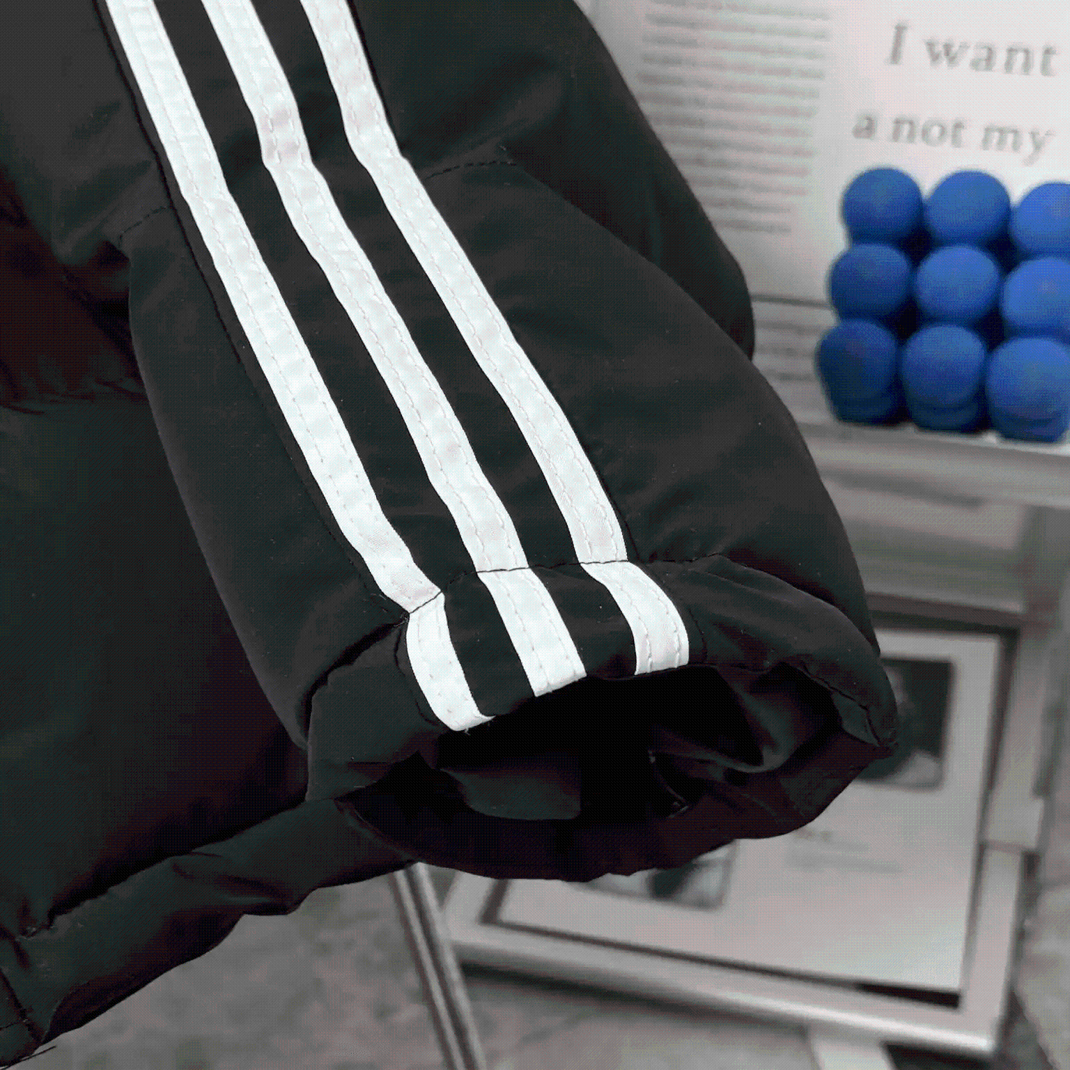 Short-Lined Down Jacket for Quick Warmth