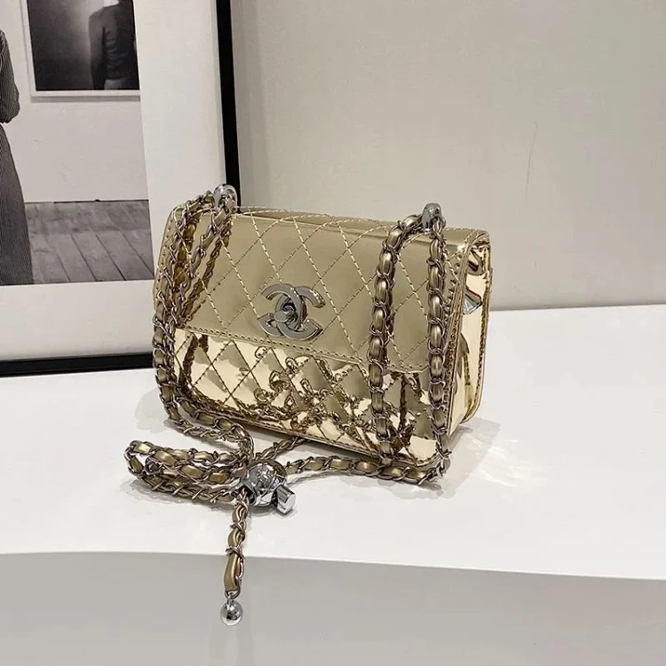 Chanel Mini Flap Bag Gold Mise