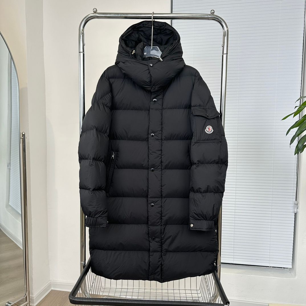 Moncler Hanoverion 23 Long Matte-Finish Puffer (Black)