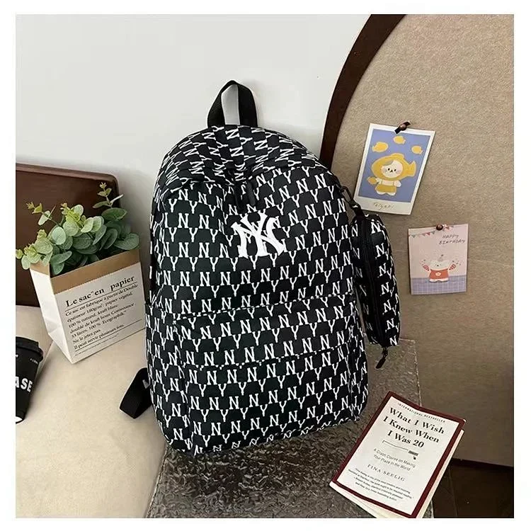 NY Backpack, Black and White, Mise